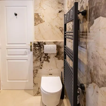 Appartement L37 F1 2 Min De La Balcon & Clim Nice
